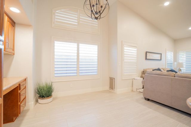 6123 W Louise Drive, Glendale, AZ 85310