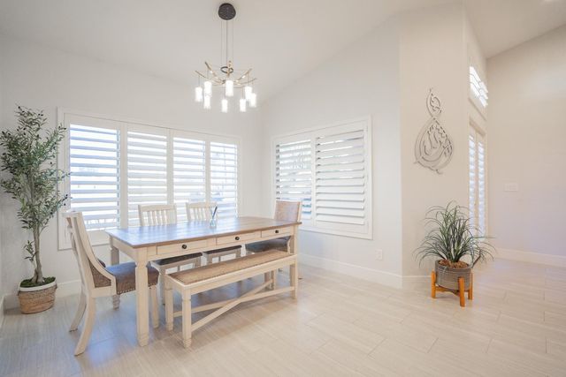 6123 W Louise Drive, Glendale, AZ 85310