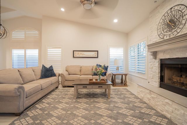 6123 W Louise Drive, Glendale, AZ 85310