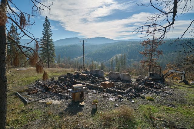 9463 E Antelope Road, Eagle Point, OR 97524