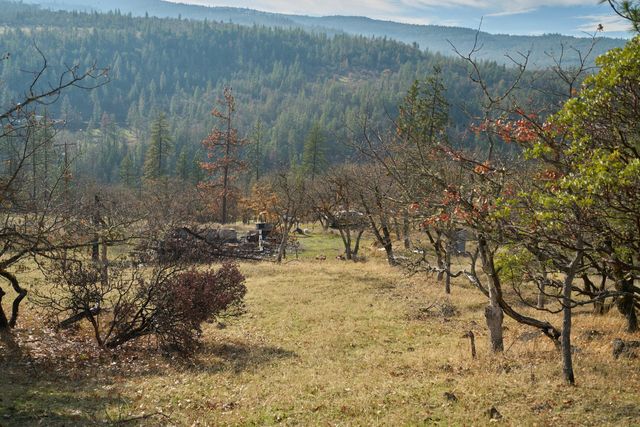 9463 E Antelope Road, Eagle Point, OR 97524