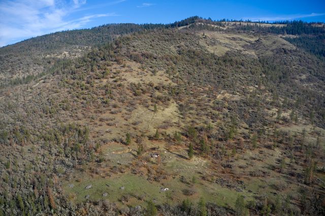 9463 E Antelope Road, Eagle Point, OR 97524