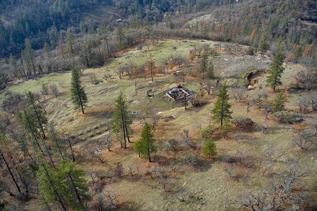 9463 E Antelope Road, Eagle Point, OR 97524