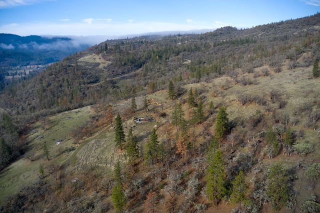 9463 E Antelope Road, Eagle Point, OR 97524