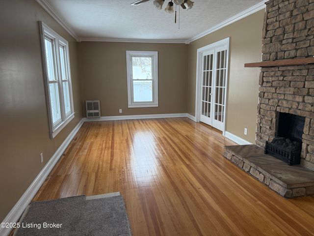 460 Lawrenceburg Loop, Bloomfield, KY 40008