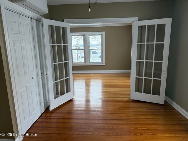 460 Lawrenceburg Loop, Bloomfield, KY 40008