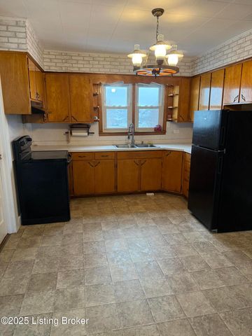 460 Lawrenceburg Loop, Bloomfield, KY 40008