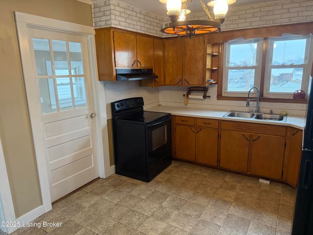 460 Lawrenceburg Loop, Bloomfield, KY 40008