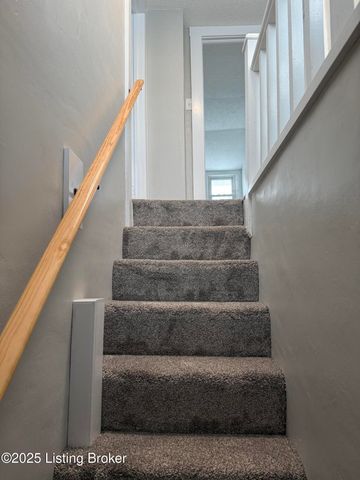 460 Lawrenceburg Loop, Bloomfield, KY 40008