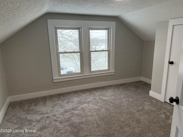 460 Lawrenceburg Loop, Bloomfield, KY 40008