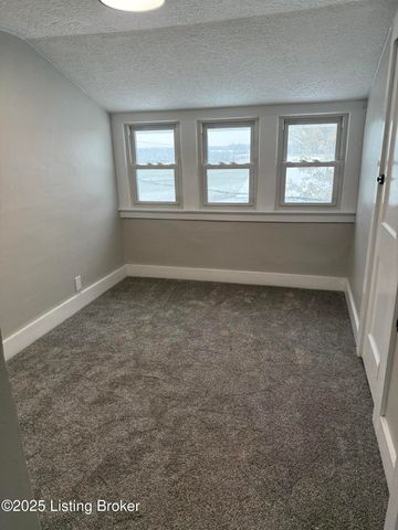 460 Lawrenceburg Loop, Bloomfield, KY 40008