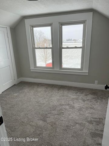 460 Lawrenceburg Loop, Bloomfield, KY 40008