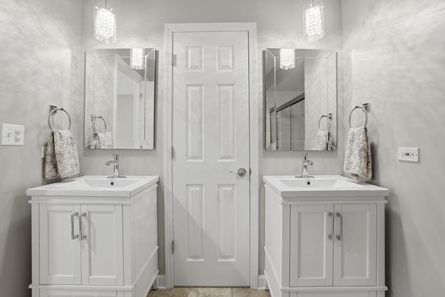 5701 Churchill Lane, Libertyville, IL 60048