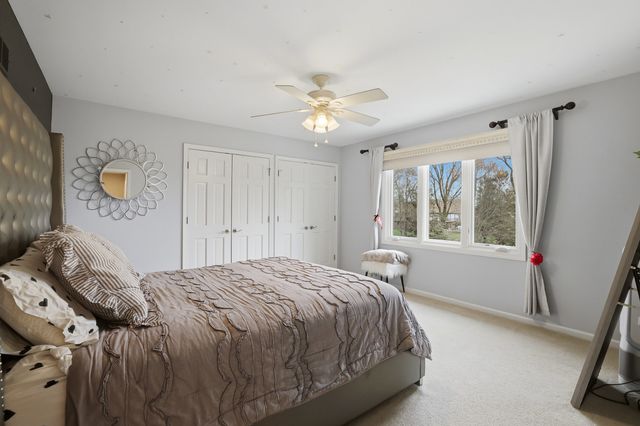 5701 Churchill Lane, Libertyville, IL 60048