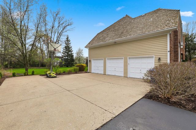 5701 Churchill Lane, Libertyville, IL 60048