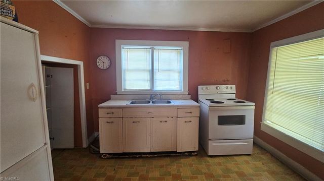 302 & 304 W Woltz Street, Dobson, NC 27017