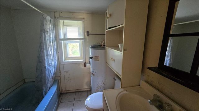 302 & 304 W Woltz Street, Dobson, NC 27017