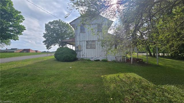 302 & 304 W Woltz Street, Dobson, NC 27017