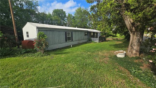 302 & 304 W Woltz Street, Dobson, NC 27017