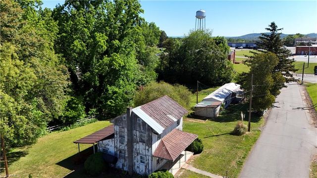 302 & 304 W Woltz Street, Dobson, NC 27017