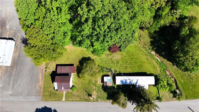 302 & 304 W Woltz Street, Dobson, NC 27017