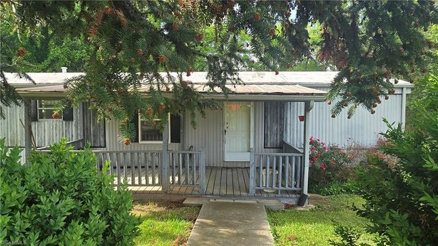 302 & 304 W Woltz Street, Dobson, NC 27017