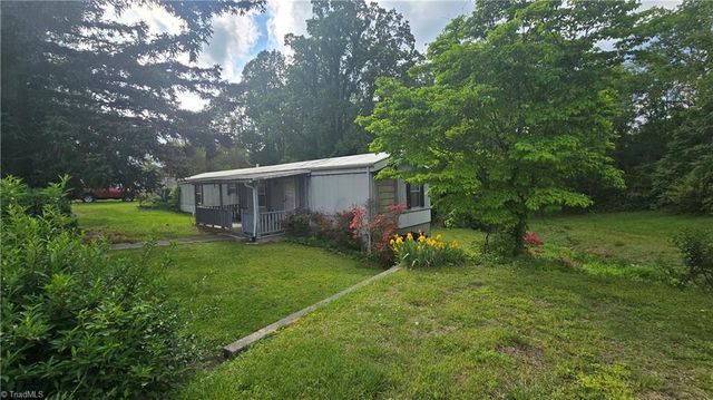 302 & 304 W Woltz Street, Dobson, NC 27017
