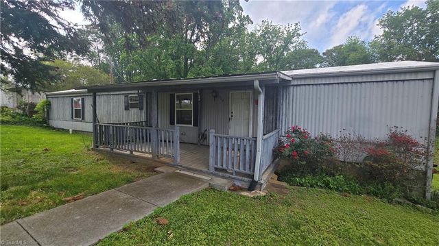 302 & 304 W Woltz Street, Dobson, NC 27017