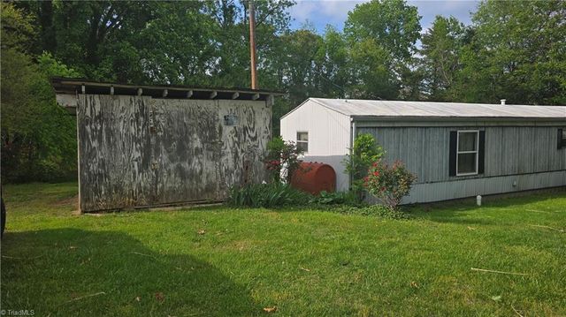 302 & 304 W Woltz Street, Dobson, NC 27017