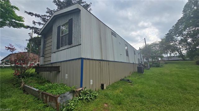 302 & 304 W Woltz Street, Dobson, NC 27017