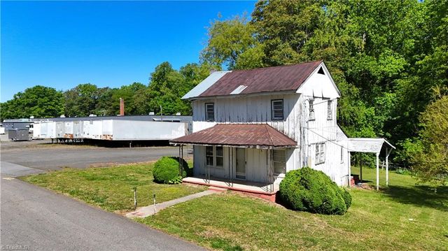 302 & 304 W Woltz Street, Dobson, NC 27017