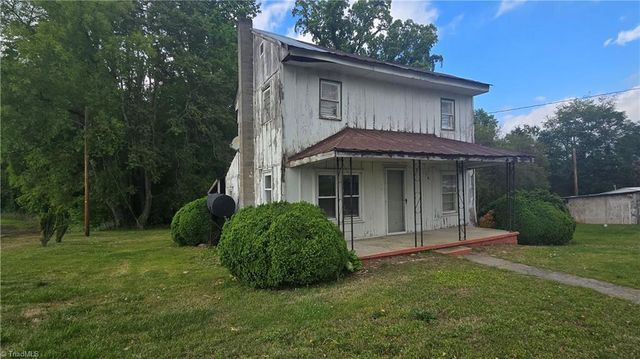 302 & 304 W Woltz Street, Dobson, NC 27017