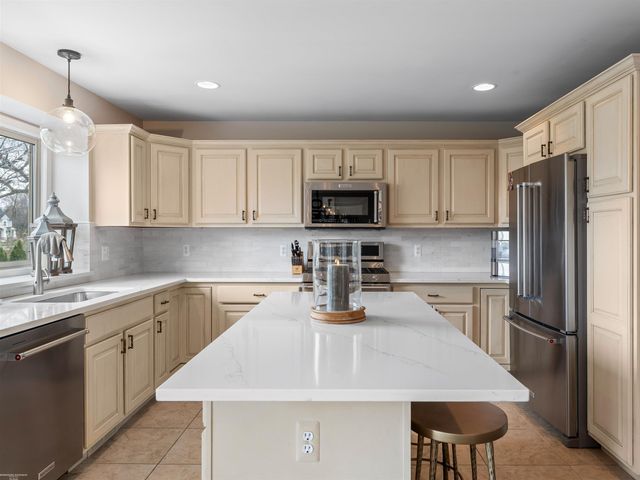 7143 Georgetowne N Road, Washington Twp, MI 48095