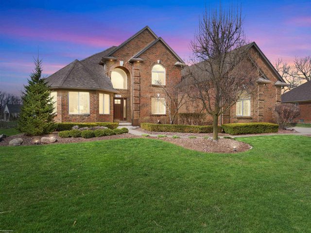 7143 Georgetowne N Road, Washington Twp, MI 48095