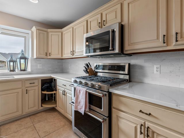 7143 Georgetowne N Road, Washington Twp, MI 48095