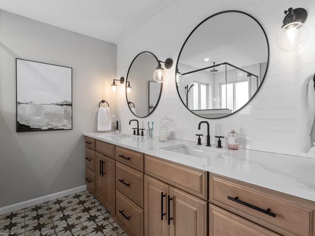 7143 Georgetowne N Road, Washington Twp, MI 48095
