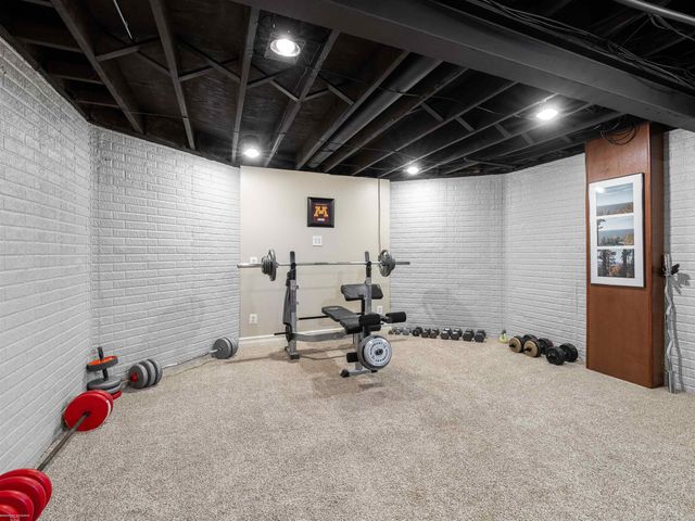 7143 Georgetowne N Road, Washington Twp, MI 48095