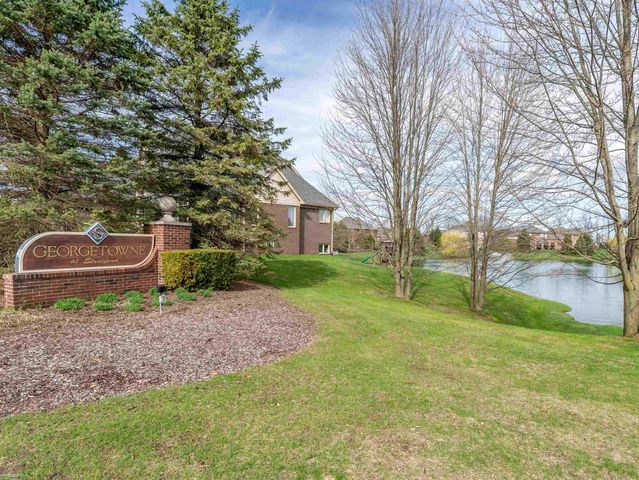 7143 Georgetowne N Road, Washington Twp, MI 48095