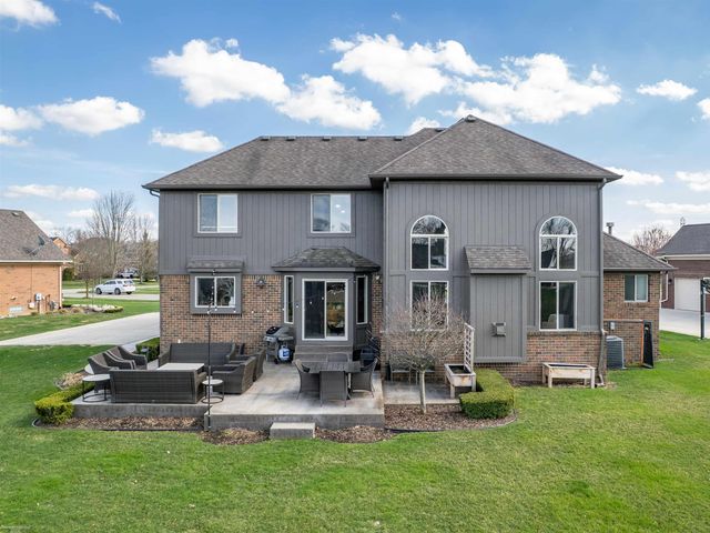 7143 Georgetowne N Road, Washington Twp, MI 48095