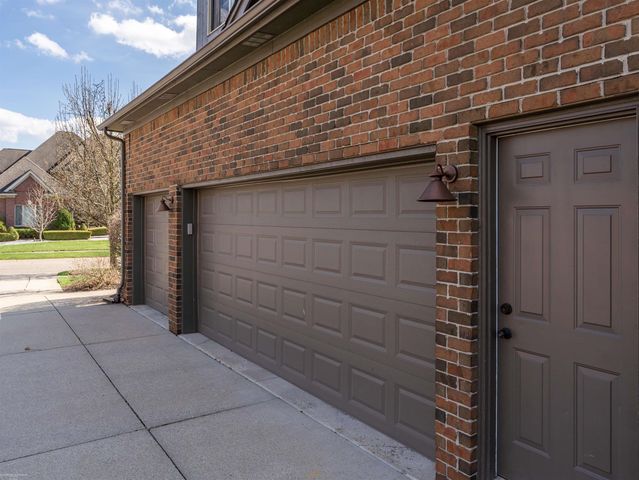 7143 Georgetowne N Road, Washington Twp, MI 48095