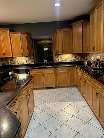 15347 Drysdale Street, Southgate, MI 48195