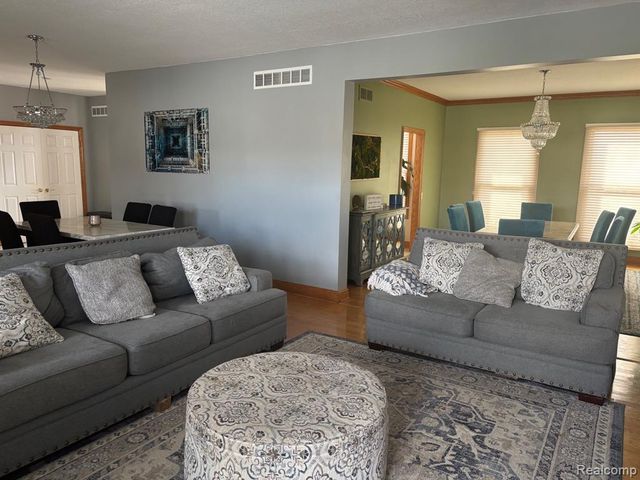 15347 Drysdale Street, Southgate, MI 48195