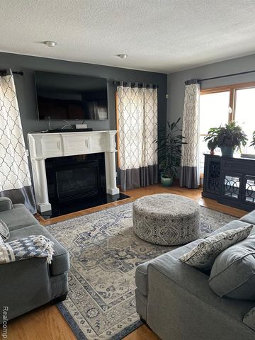 15347 Drysdale Street, Southgate, MI 48195