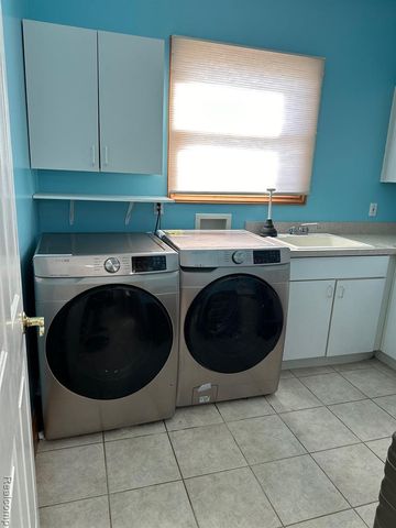 15347 Drysdale Street, Southgate, MI 48195