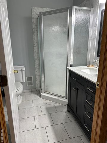 15347 Drysdale Street, Southgate, MI 48195