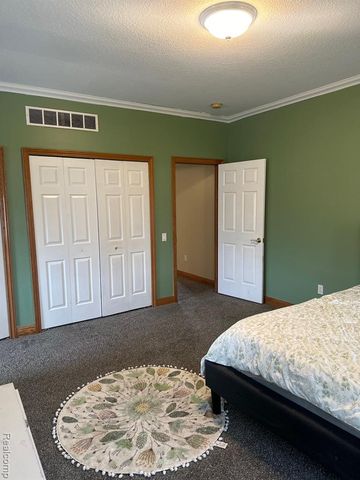 15347 Drysdale Street, Southgate, MI 48195