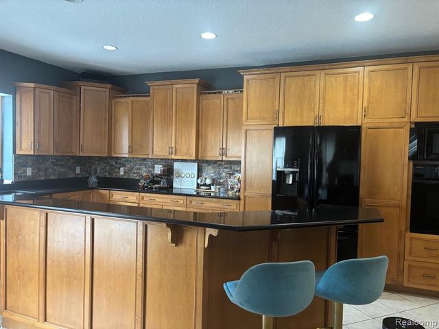 15347 Drysdale Street, Southgate, MI 48195