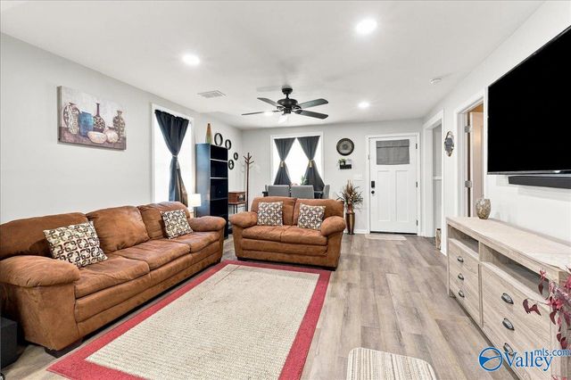 215 SW 8th Avenue, Decatur, AL 35601