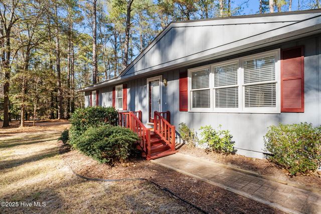 901 Heather Trail, Aberdeen, NC 28315