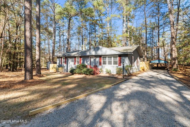 901 Heather Trail, Aberdeen, NC 28315